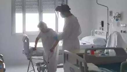 Hallan fallecido a un anciano que estuvo 2 días en los baños de un hospital español